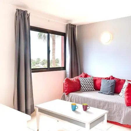 Lejlighed One Bedroom With Shared Pool Garden And Wifi At *